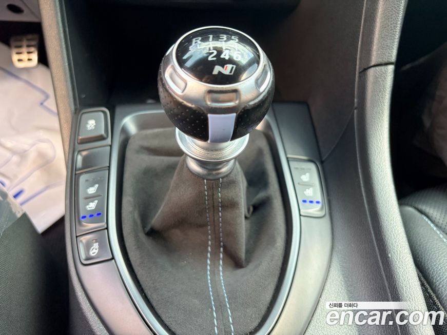 Hyundai Veloster 2021