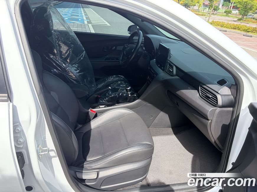 Hyundai Veloster 2021