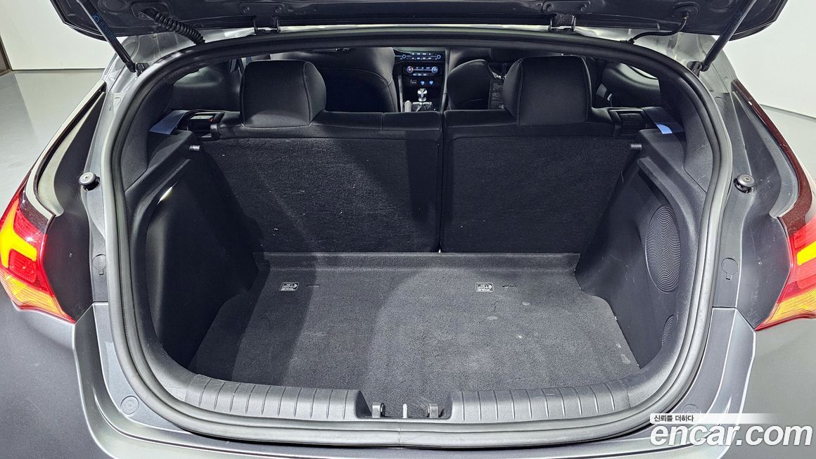 Hyundai Veloster 2022