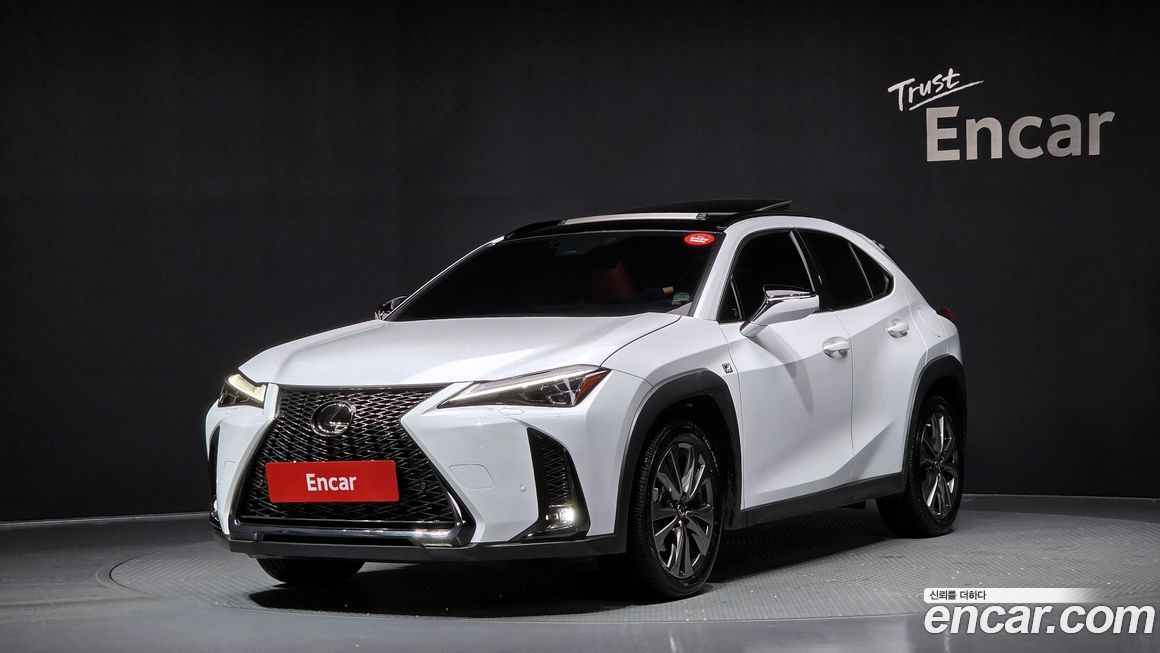 Lexus UX 2024