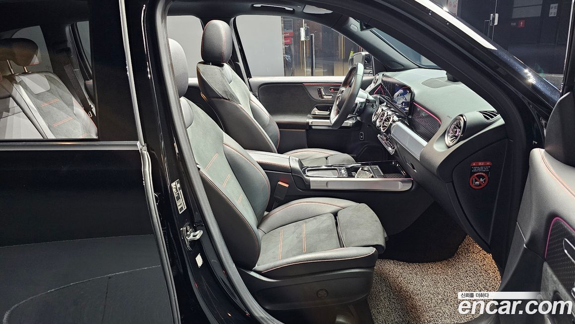 Mercedes-Benz GLB-Class 2024