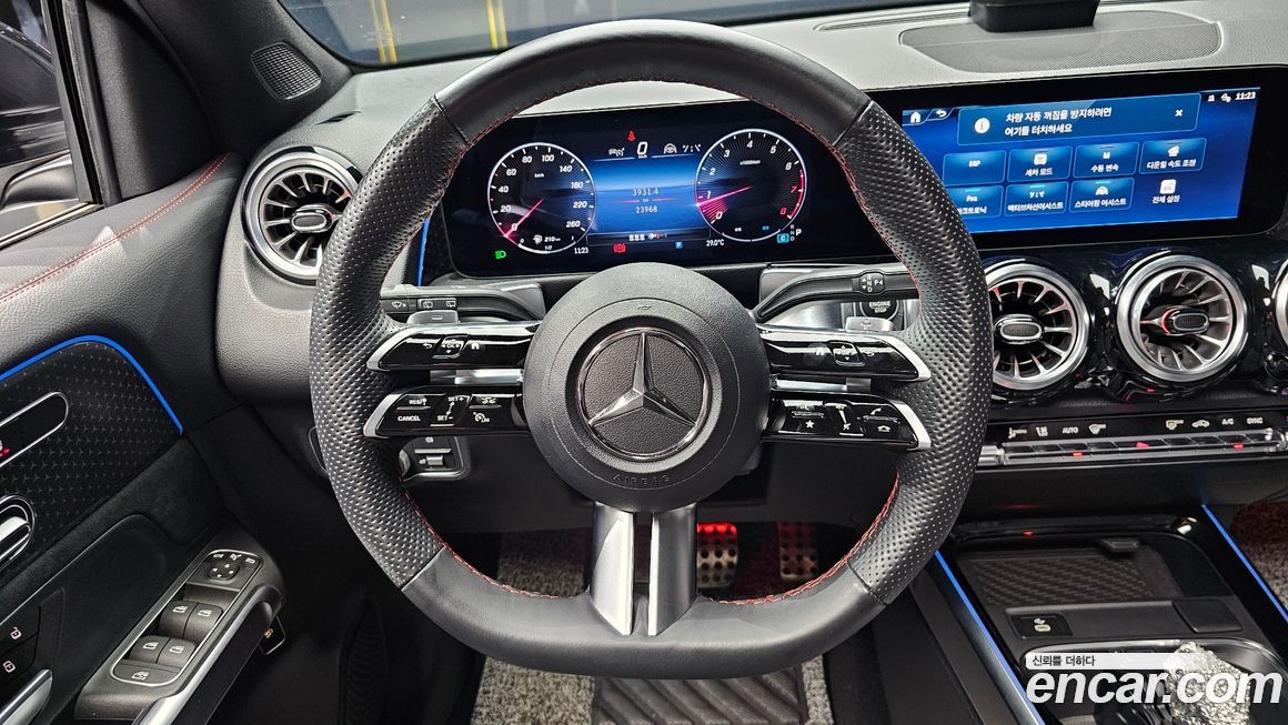 Mercedes-Benz GLB-Class 2024