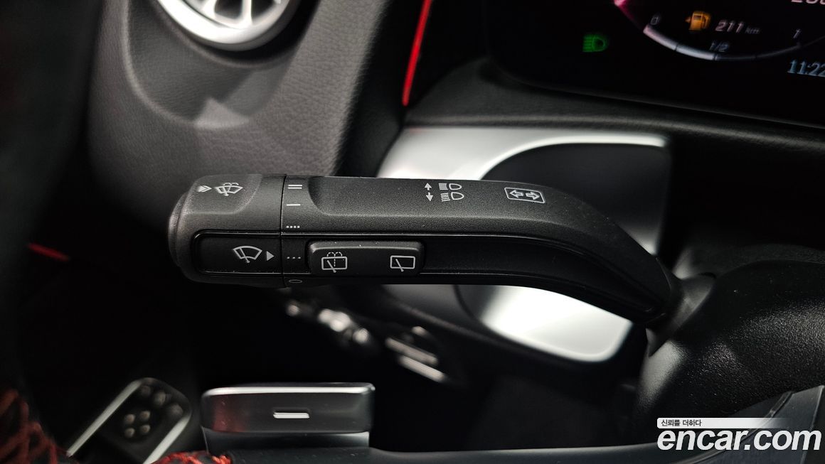 Mercedes-Benz GLB-Class 2024