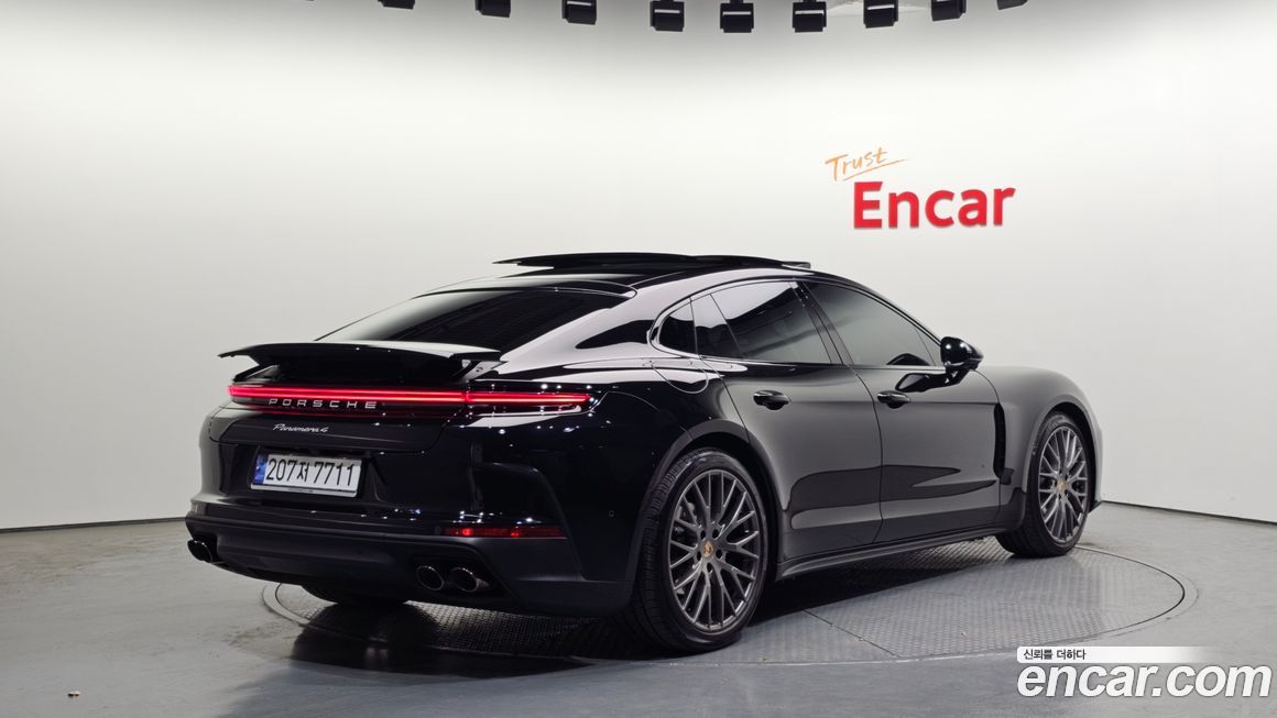 Porsche Panamera 2025