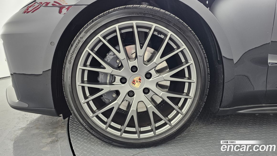 Porsche Panamera 2025