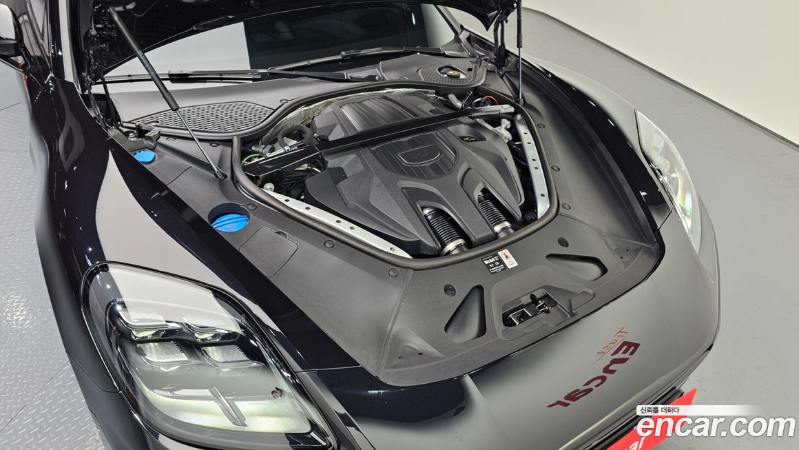 Porsche Panamera 2025