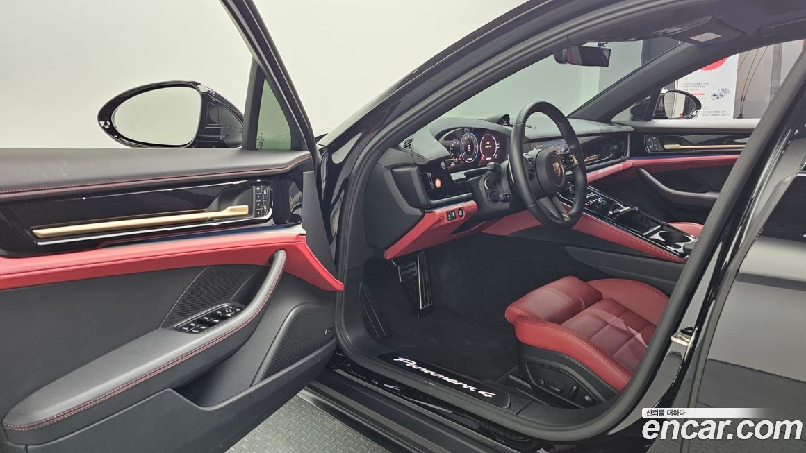 Porsche Panamera 2025