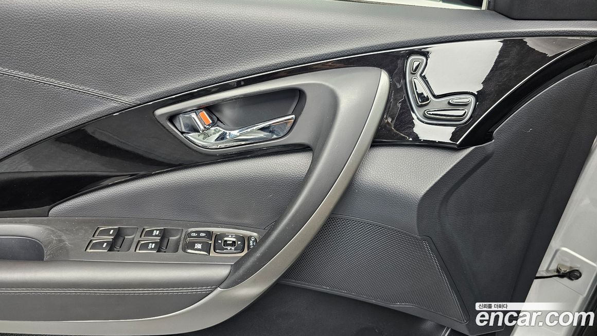 Hyundai Grandeur 2012