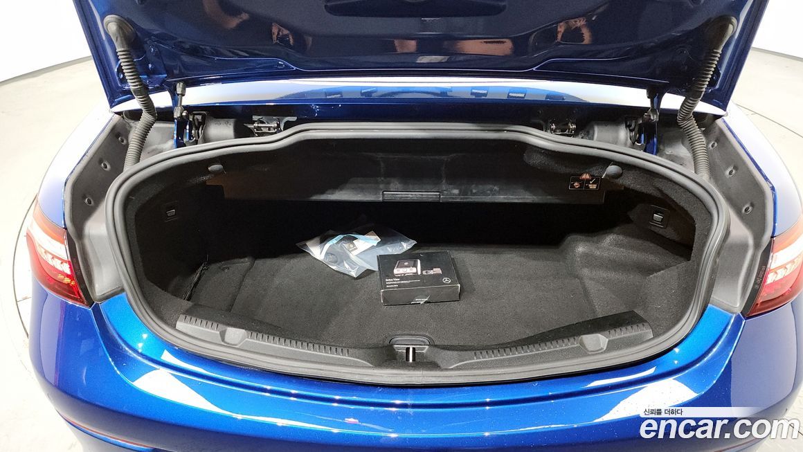 Mercedes-Benz E-Class 2023