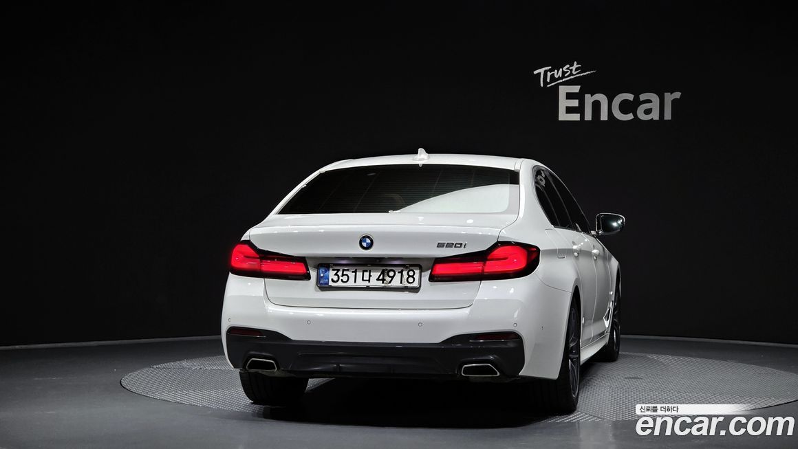 BMW 5-Series 2021
