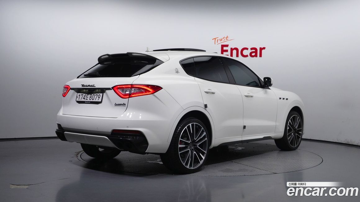 Maserati Levante 2021