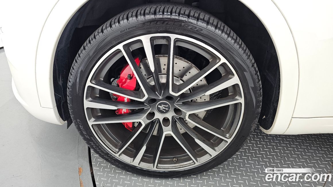 Maserati Levante 2021