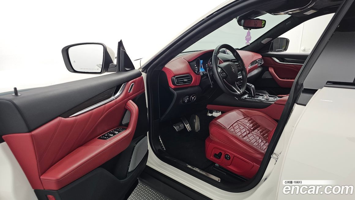 Maserati Levante 2021