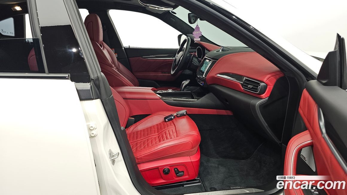 Maserati Levante 2021