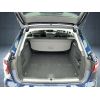 915823