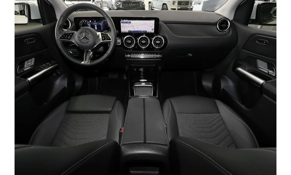 884156