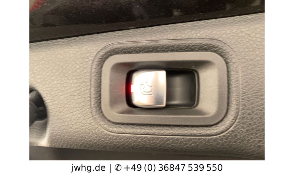 923533