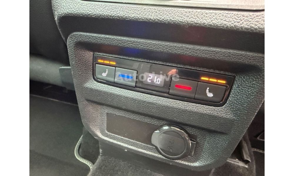 575900