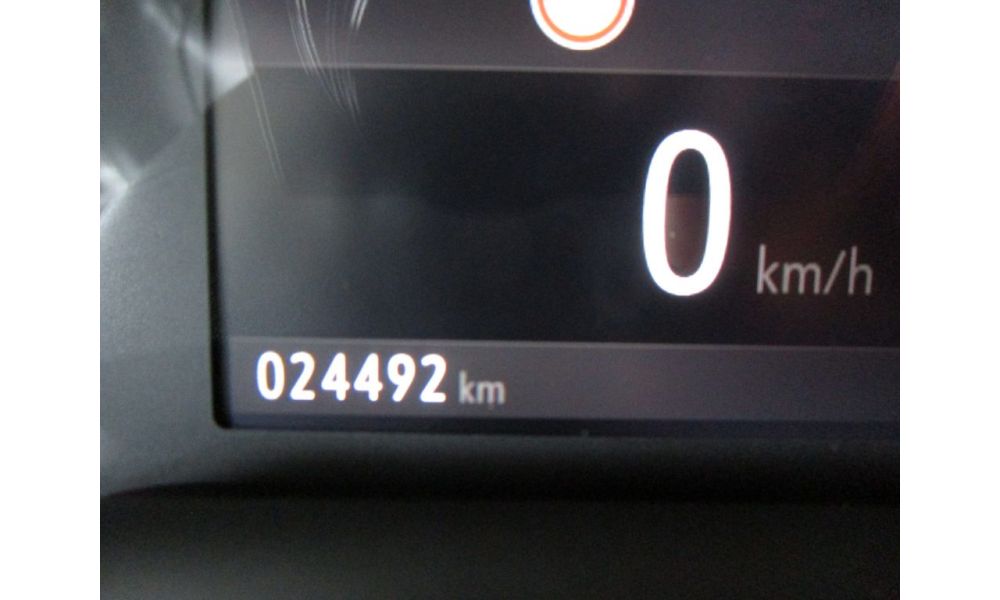 10572