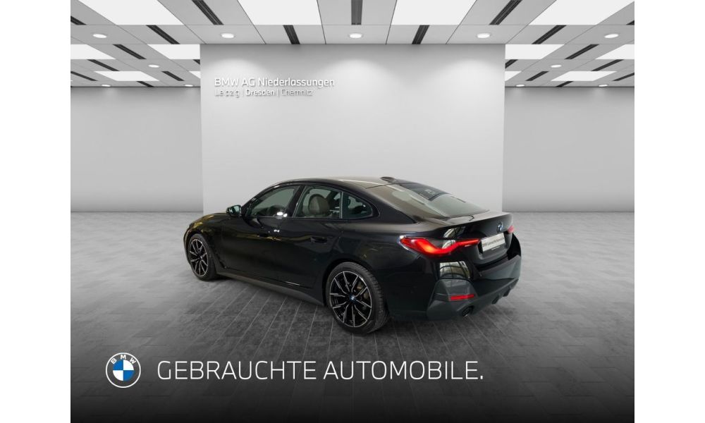 66911