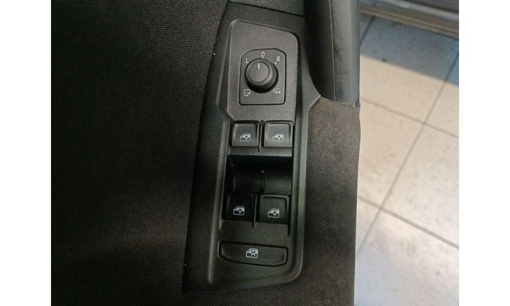 758056