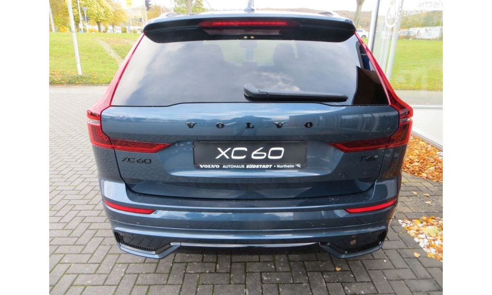 858990