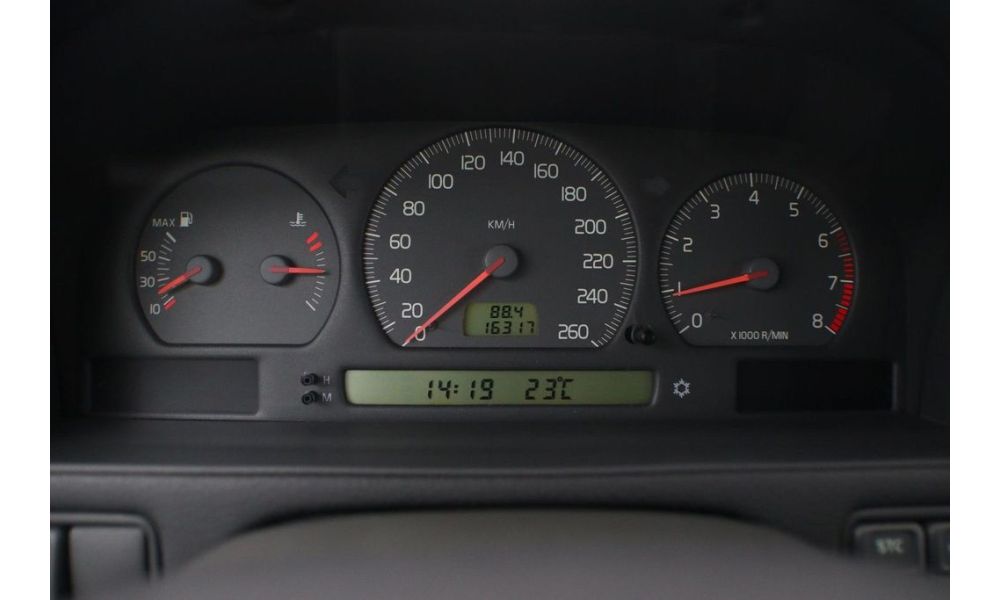331008