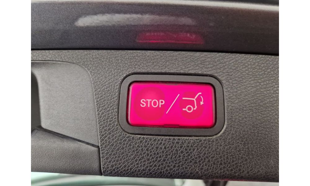 90121