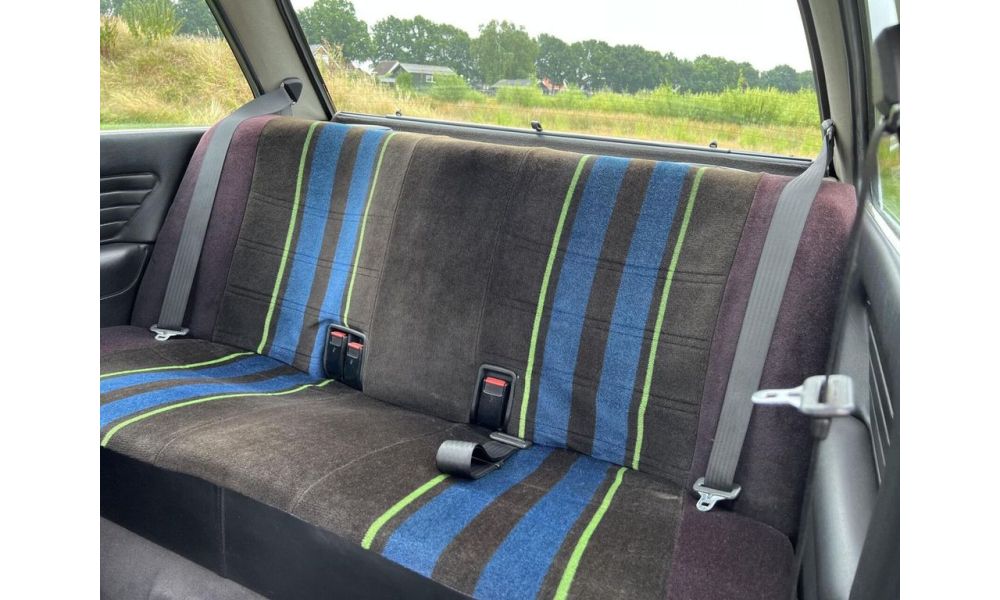 313405