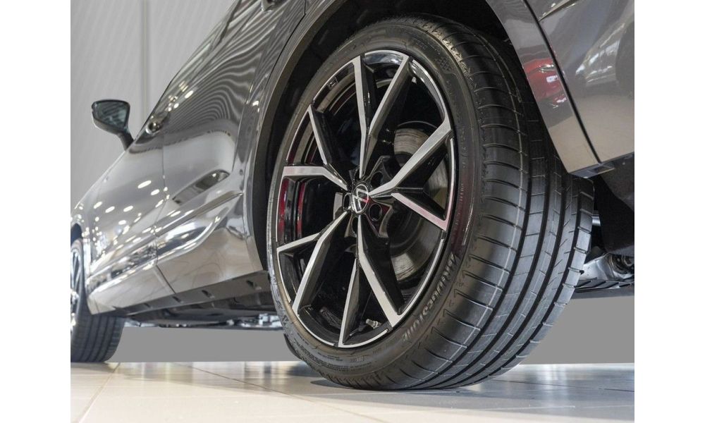 405957