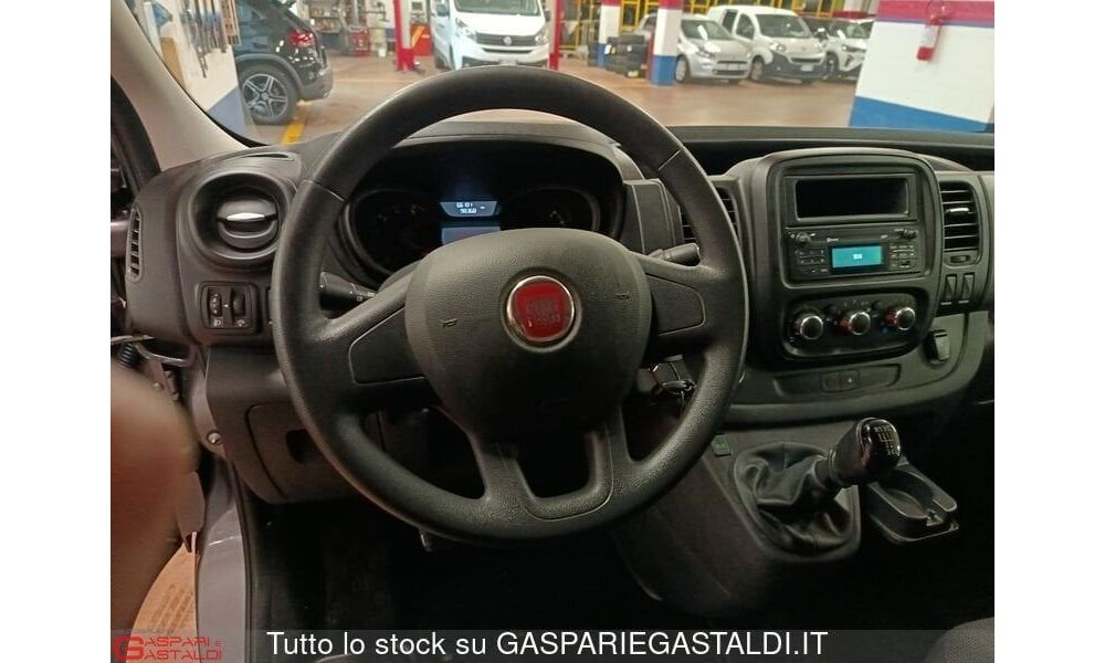 881745