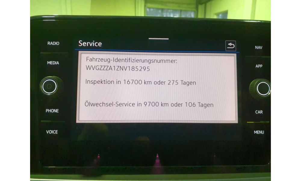 882178