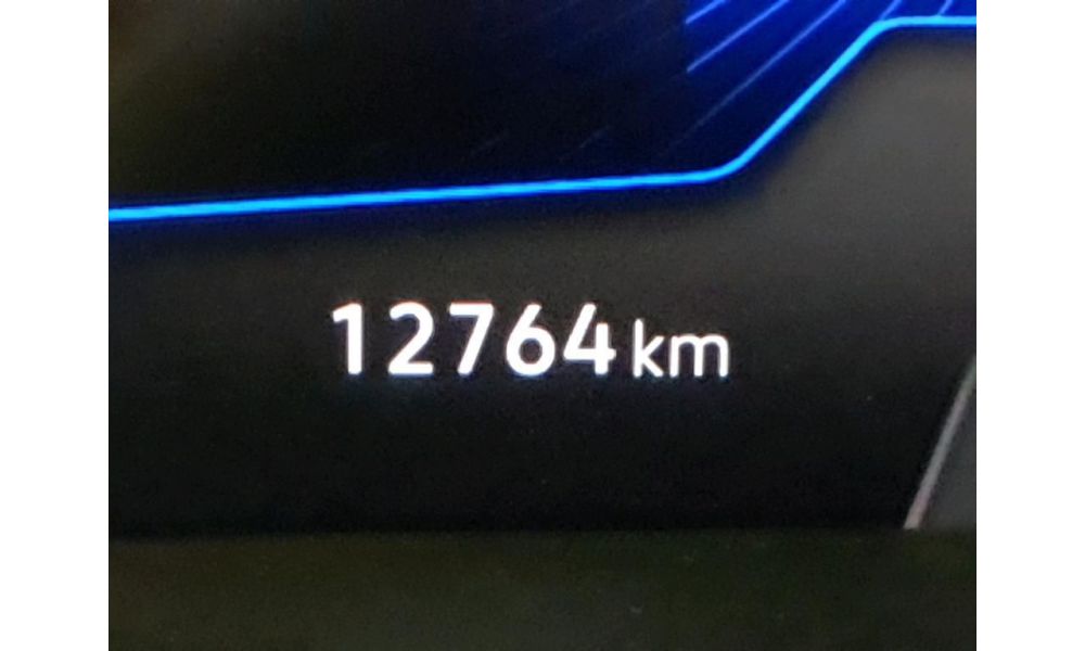 733557