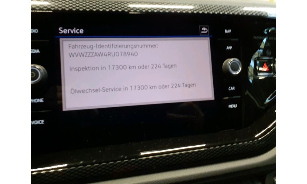 743546