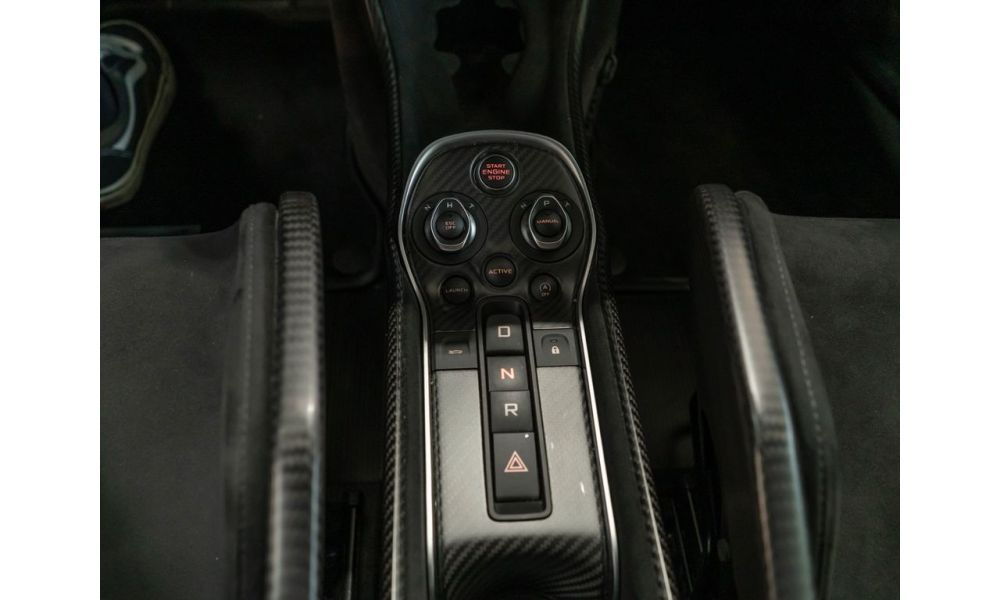 704841