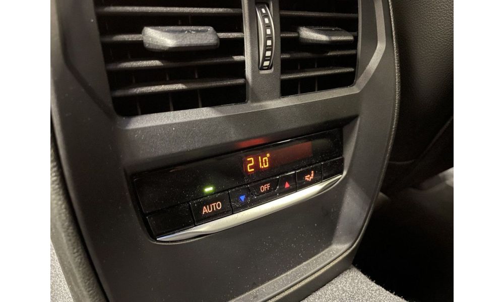 852233