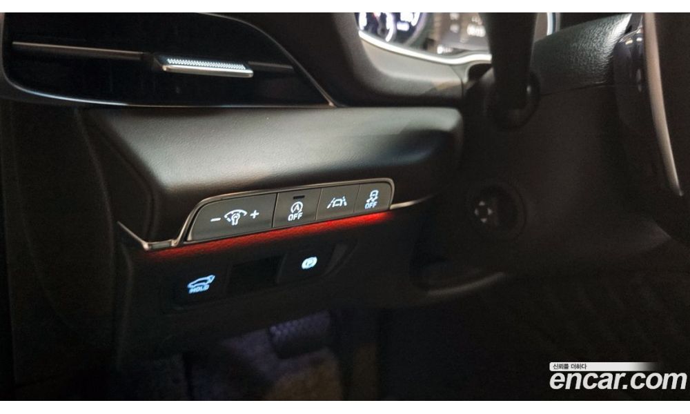 898032