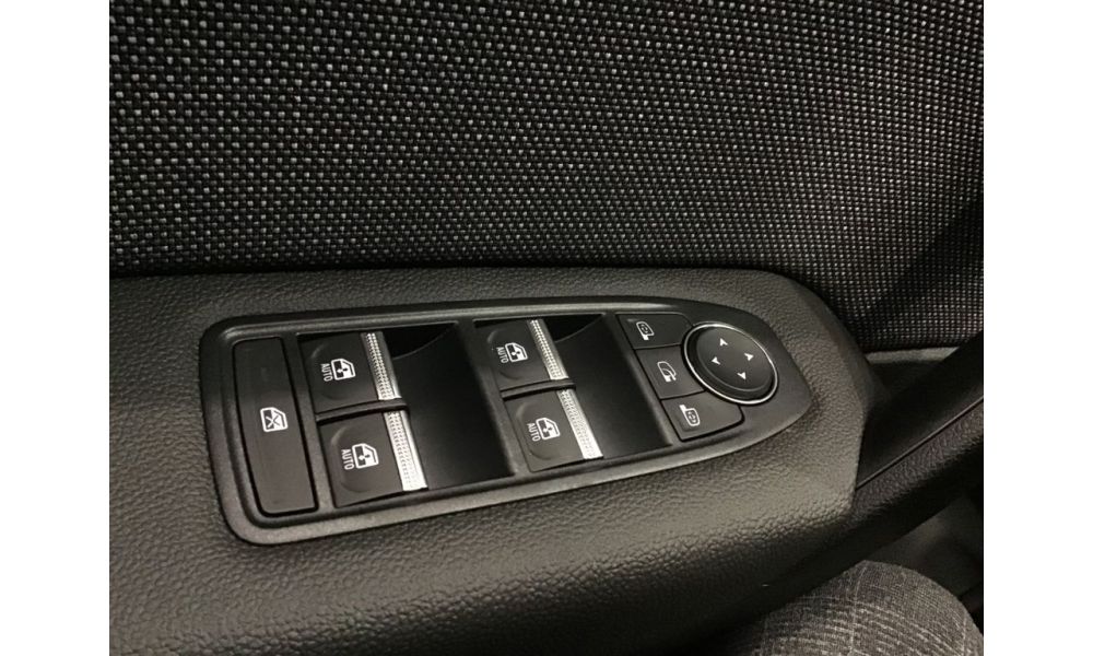 482304