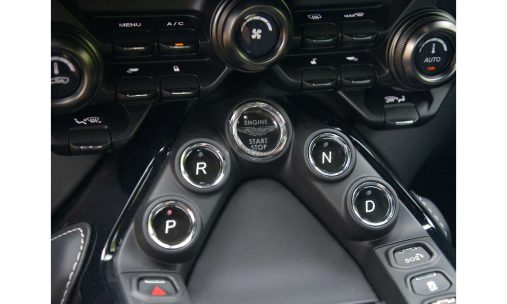 991823