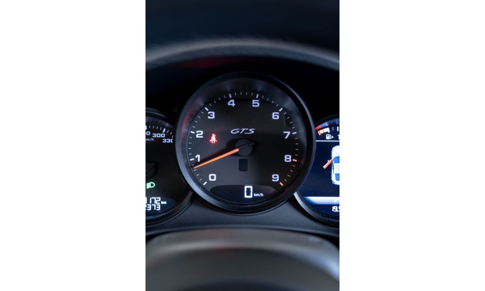 223623