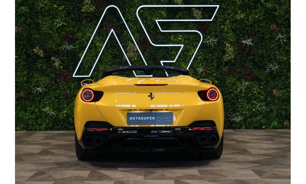 153890