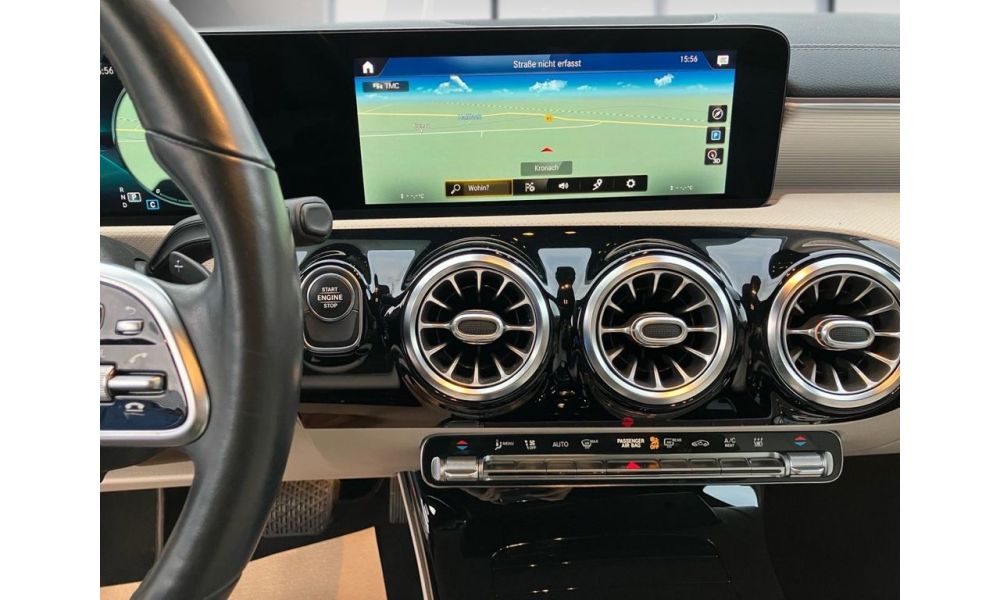 876891