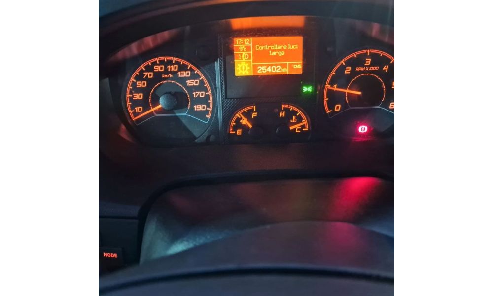 404978