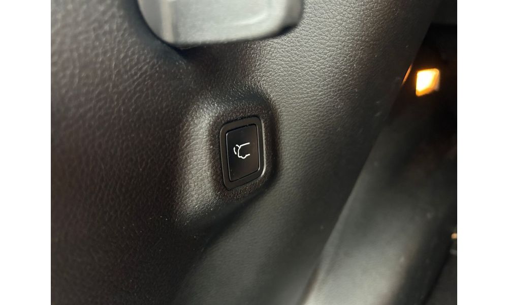 743008