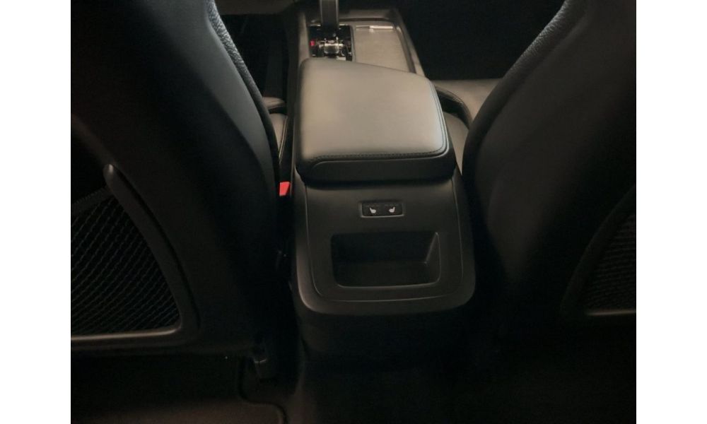 571068