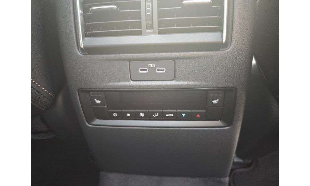 973163