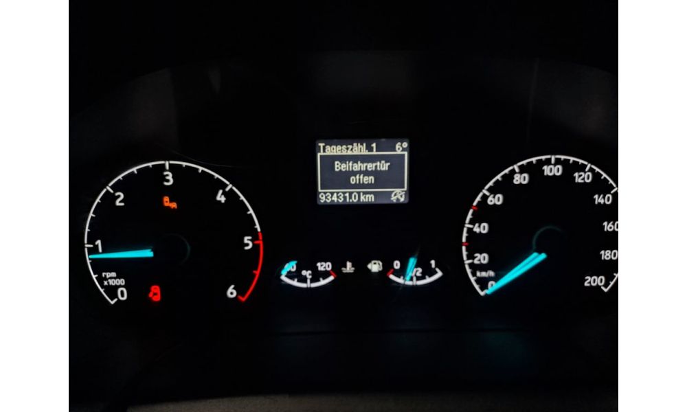 318640