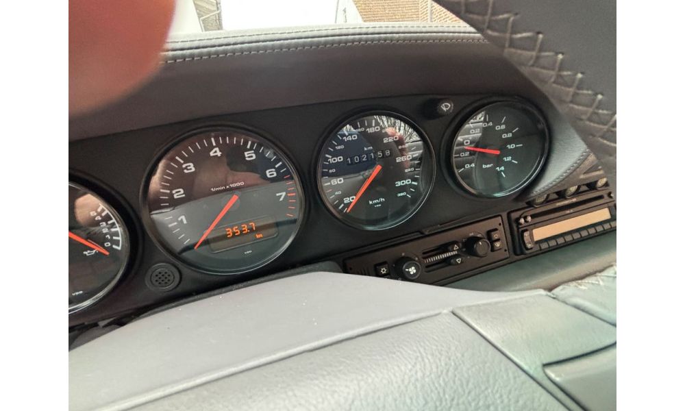699586