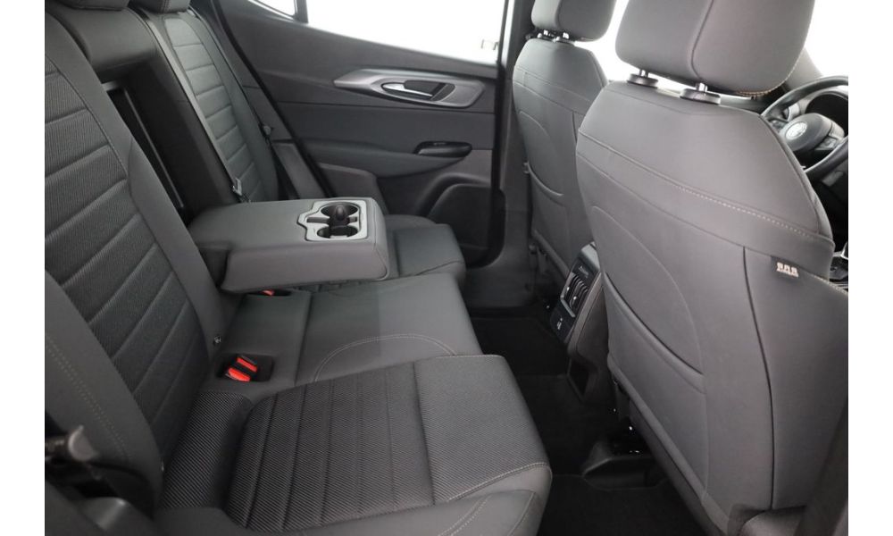161157