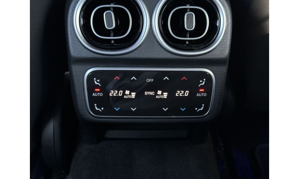 326101
